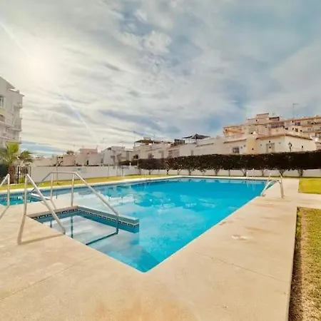 Rentitspain - - Vistas Unicas Al Mar Mediterraneo Nerja