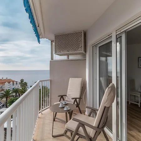 Rentitspain - - Vistas únicas Al Mar Mediterráneo Nerja